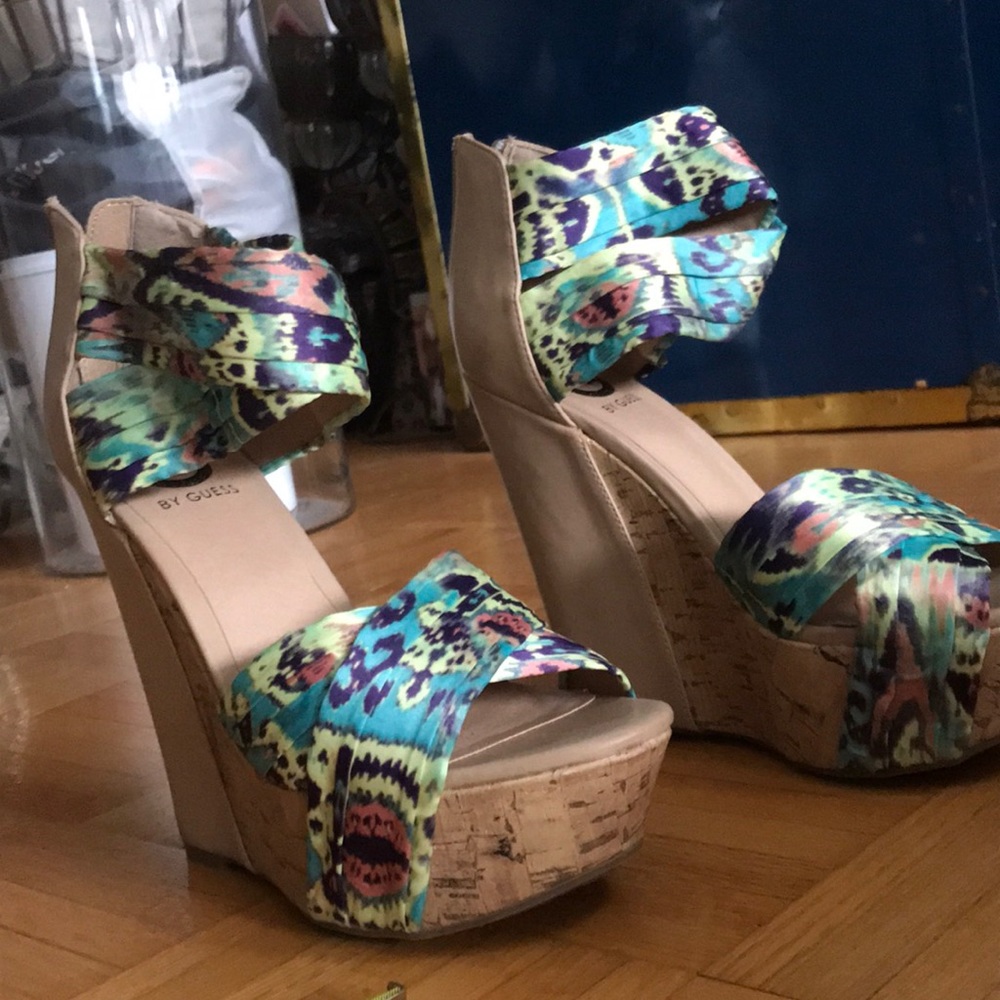 WOMEN’S CLOGS SIZE 7 1/2 M